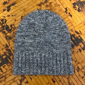 NWOT Lululemon Women Heathered Grey Beanie